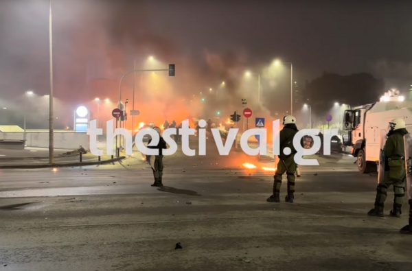 Θεσσαλονίκη: Επεισόδια με βόμβες μολότοφ έξω από το ΑΠΘ - Πάνω από 200 προσαγωγές