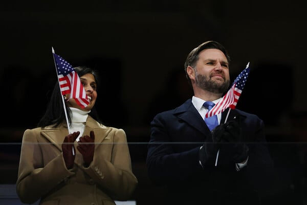 Χειμερινοί Ολυμπιακοί: Το κοινό αποδοκίμασε τον Τζέι ντι Βανς στο Μιλάνο