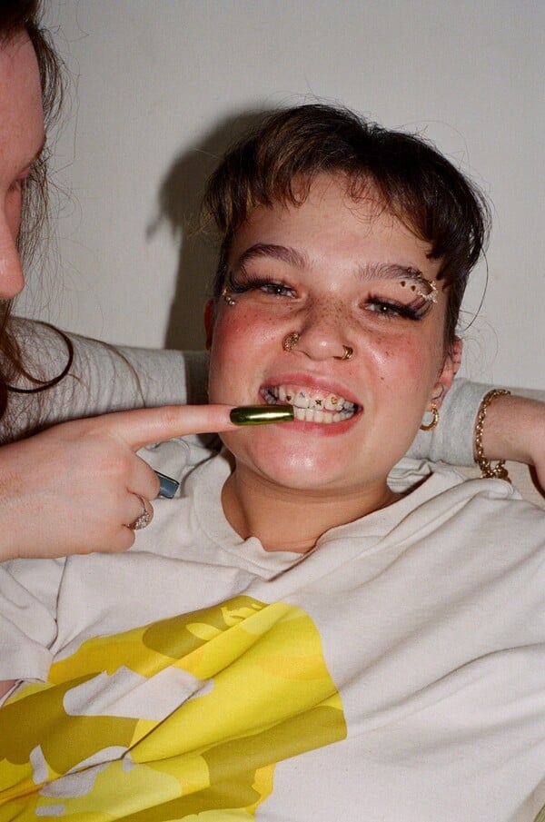 *Aν πέσω, θα ξαναβρώ το φως. Ακόμα κι αν με κάψει πάλι / από τον Πάνο Μιχαήλ