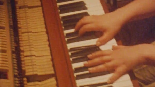 *Aν πέσω, θα ξαναβρώ το φως. Ακόμα κι αν με κάψει πάλι / από τον Πάνο Μιχαήλ