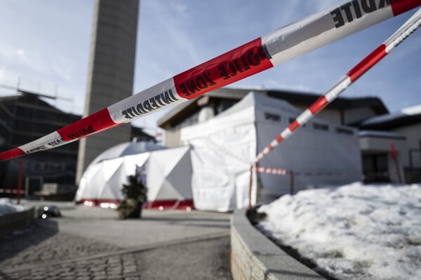 ΕΛΒΕΤΙΑ ΦΩΤΙΑ CRANS MONTANA ΜΝΗΜΕΙΟ