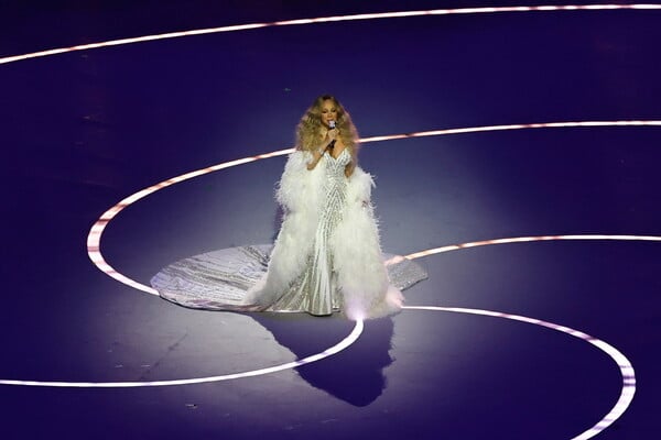 ΜΑΡΑΙΑ ΚΑΡΕΙ ΜΙΛΑΝΟ LIP SYNC