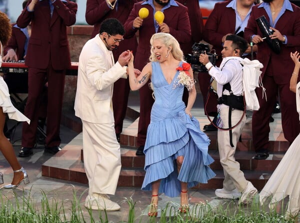 Super Bowl: Πώς ο αγωνιστικός χώρος μετατράπηκε σε Πουέρτο Ρίκο για χάρη του Bad Bunny