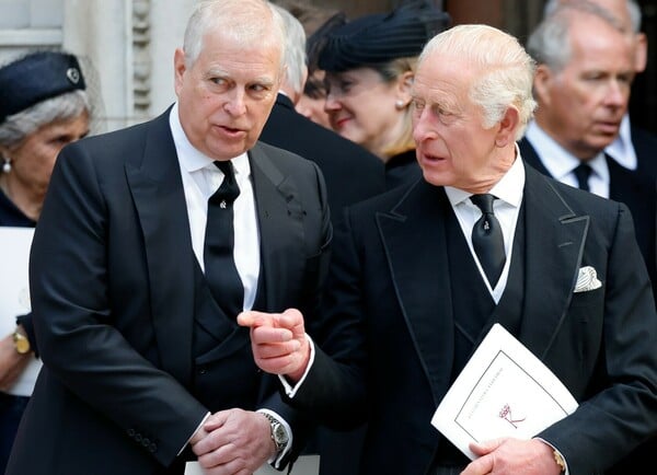 ΒΑΣΙΛΙΑΣ ΚΑΡΟΛΟΣ ΤΖΕΦΡΙ ΕΠΣΤΑΙΝ ΠΡΙΓΚΙΠΑΣ ΑΝΤΡΙΟΥ