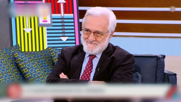 Γιάννης Σμαραγδής: «Εκφράζει την αριστερή κουλτούρα που με πολεμάει τόσα χρόνια» απαντά στον Στάνκογλου