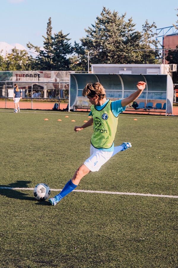 Τι γυρεύει μια Γιαπωνέζα ποδοσφαιρίστρια στην Αθήνα;