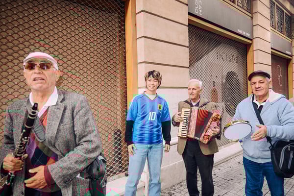 Τι γυρεύει μια Γιαπωνέζα ποδοσφαιρίστρια στην Αθήνα;