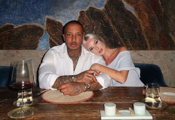 Light και Άννα Θεοδωρίδη παντρεύτηκαν