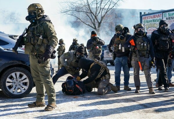 ICE ΝΤΟΝΑΛΝΤ ΤΡΑΜΠ ΜΙΝΕΣΟΤΑ 