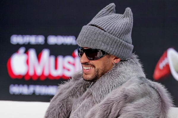 Bad Bunny: Εκτοξεύονται τα streams του μετά το Super Bowl - Το ρεκόρ που άγγιξε