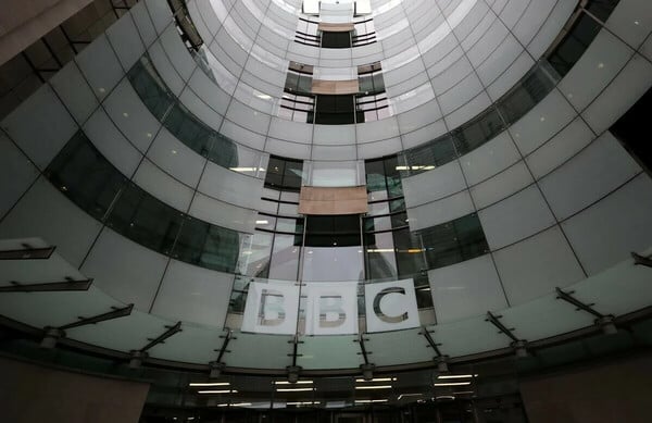 BBC ΠΕΡΙΚΟΠΕΣ ΑΠΟΛΥΣΕΙΣ 