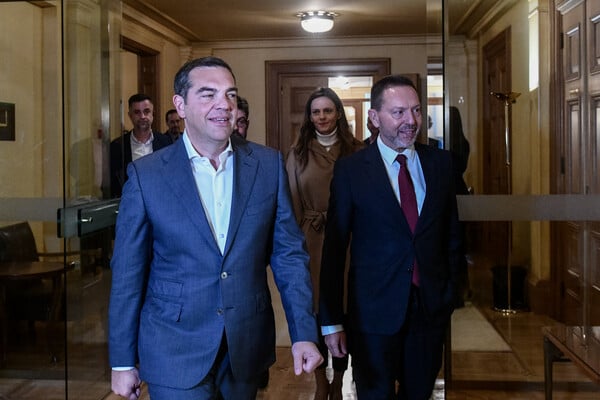 ΓΙΑΝΝΗΣ ΣΤΟΥΡΝΑΡΑΣ ΑΛΕΞΗΣ ΤΣΙΠΡΑΣ