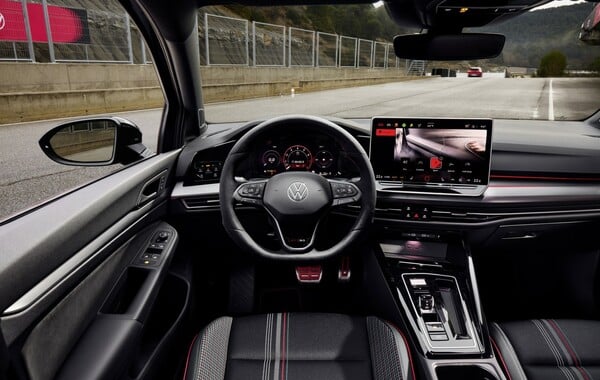 Το Volkswagen Golf GTI γιορτάζει 50 χρόνια ιστορίας