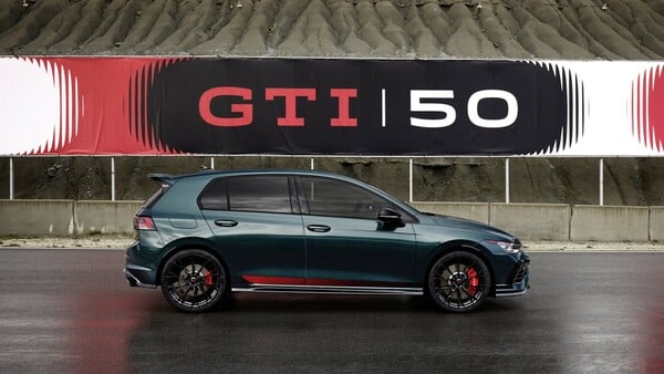 Το Volkswagen Golf GTI γιορτάζει 50 χρόνια ιστορίας