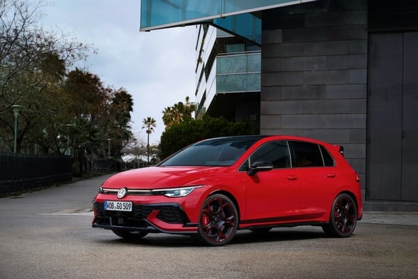 Το Volkswagen Golf GTI γιορτάζει 50 χρόνια ιστορίας