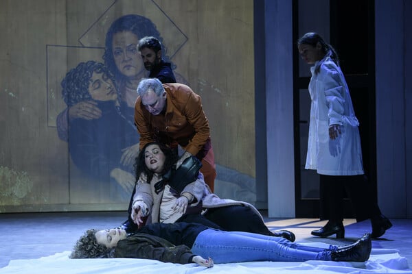 Αθανασία ή μια ιστορία ιδιοφυούς εξαπάτησης σε ένα νέο θεατρικό έργο