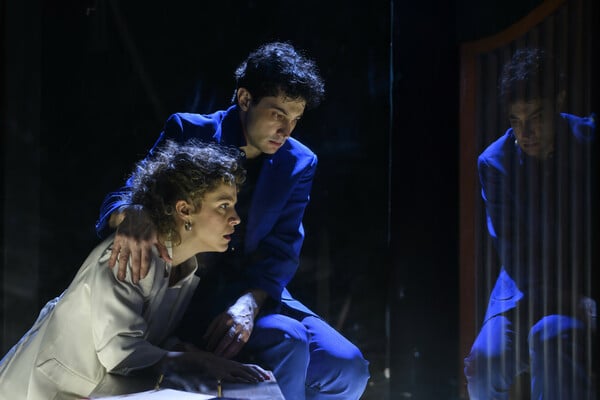 Αθανασία ή μια ιστορία ιδιοφυούς εξαπάτησης σε ένα νέο θεατρικό έργο