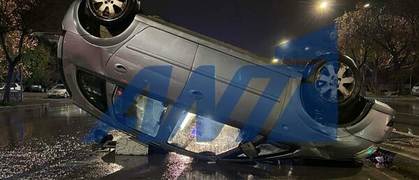 Θεσσαλονίκη: Αυτοκίνητο αναποδογύρισε σε κεντρικό δρόμο 