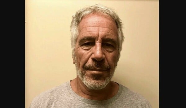 ΤΖΕΦΡΙ ΕΠΣΤΑΪΝ 