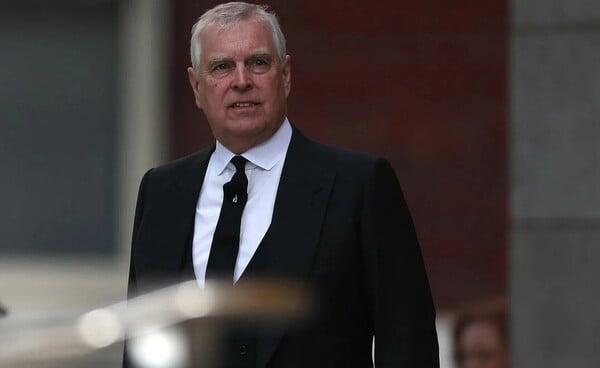 Πρίγκιπας Άντριου: Αυξάνεται η πίεση να ερευνηθεί για trafficking - Φέρεται να έφερνε γυναίκες στο Μπάκιγχαμ