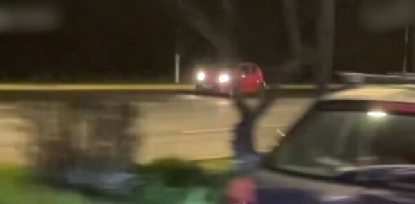 Σχιστό: Σε εξέλιξη οι έρευνες της ΕΛΑΣ για τον εντοπισμό του οδηγού που κινούνταν με όπισθεν στη ΛΕΑ