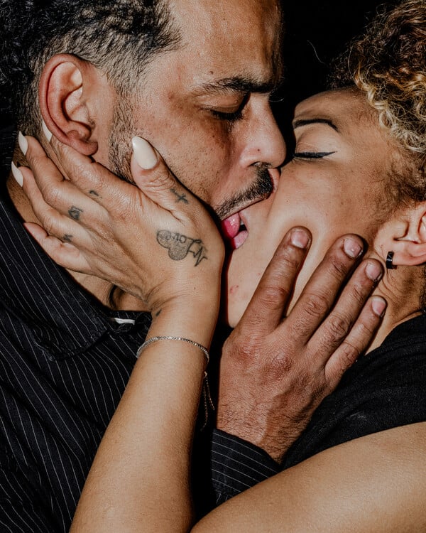 *Γι’ αυτό το δέρμα πάντα θα πληρώνεις/ένα πολυπόστ του Πάνου Μιχαήλ