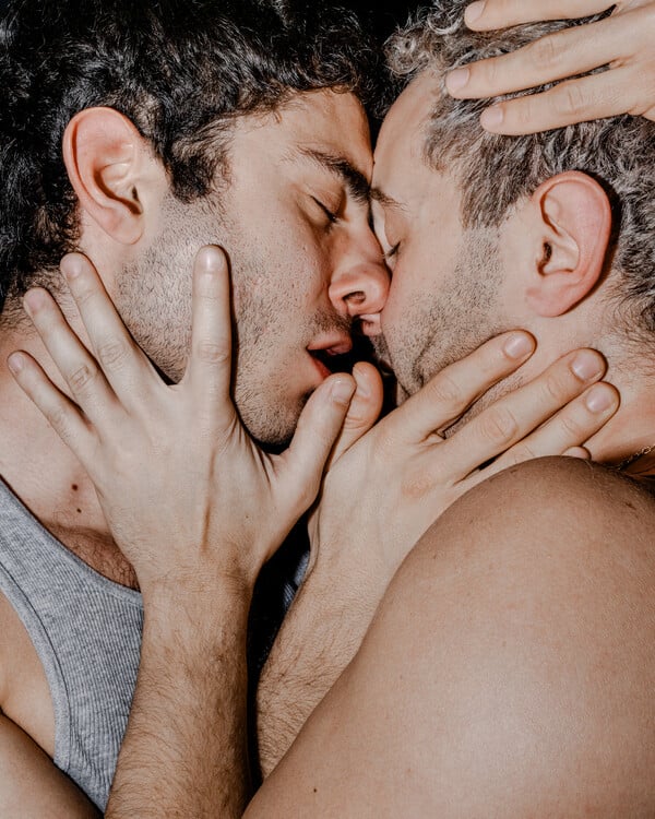 *Γι’ αυτό το δέρμα πάντα θα πληρώνεις/ένα πολυπόστ του Πάνου Μιχαήλ