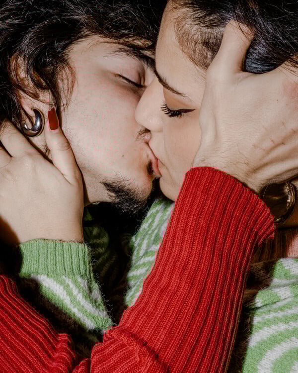 *Γι’ αυτό το δέρμα πάντα θα πληρώνεις/ένα πολυπόστ του Πάνου Μιχαήλ