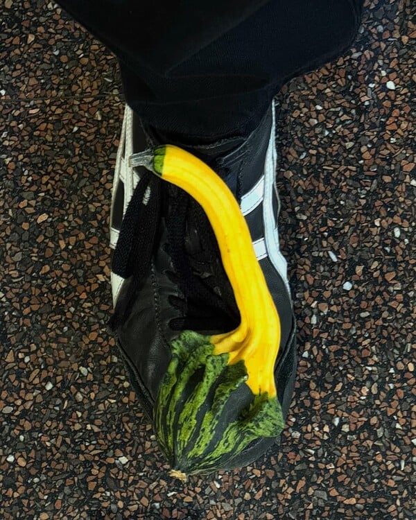 *Γι’ αυτό το δέρμα πάντα θα πληρώνεις/ένα πολυπόστ του Πάνου Μιχαήλ