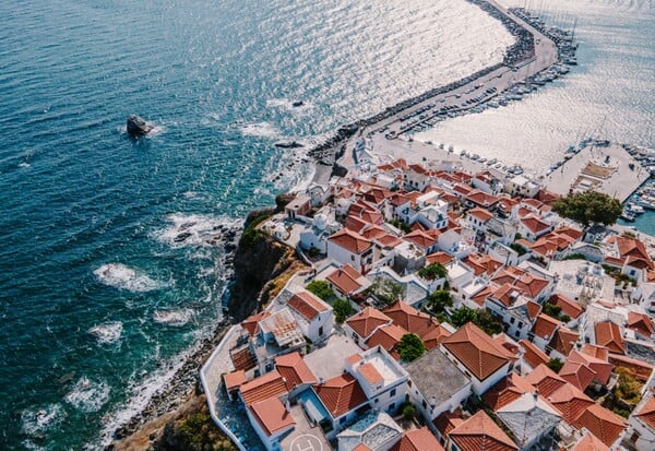 ΝΗΣΙ ΚΟΡΥΦΑΙΟΣ ΠΡΟΟΡΙΣΜΟΣ 2026 SLOW TRAVEL ΣΚΟΠΕΛΟΣ