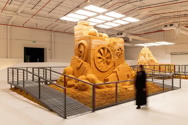 ΕΠΕΞ Diriyah Biennale 2026: Ράπερ, αραβικό χιπ χοπ και σύγχρονη τέχνη 