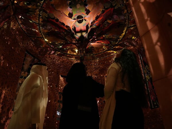 ΕΠΕΞ Diriyah Biennale 2026: Ράπερ, αραβικό χιπ χοπ και σύγχρονη τέχνη 