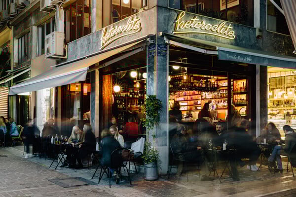 10 wine bars που αγαπάμε τώρα στην Αθήνα