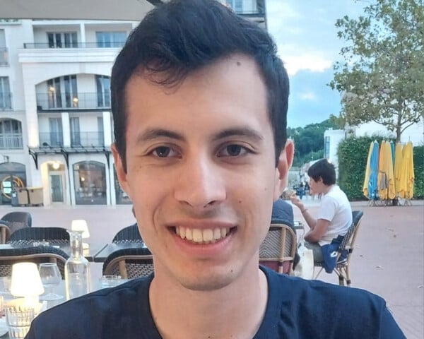 ΑΚΡΟΔΕΞΙΟΣ ΓΑΛΛΙΑ ΘΑΝΑΤΟΣ ΑΝΥΠΟΤΑΚΤΗ ΓΑΛΛΙΑ