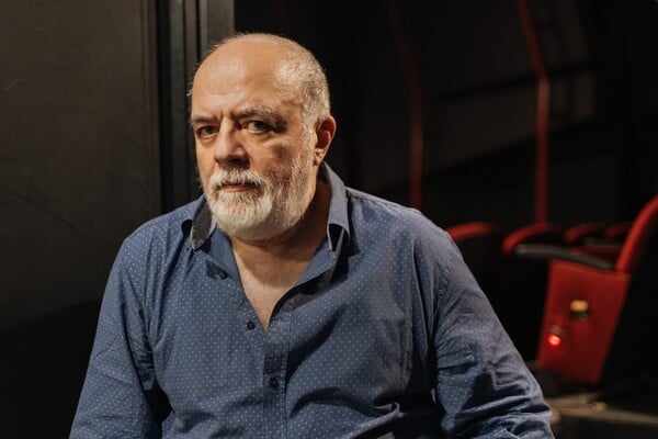 Ο Θωμάς Μοσχόπουλος μιλά για το «Shopping and Fucking»