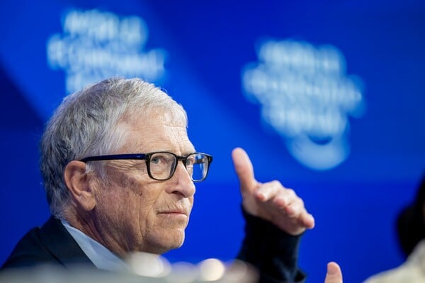 ΜΠΙΛ ΓΚΕΙΤΣ ΙΝΔΙΑ ΤΖΕΦΡΙ ΕΠΣΤΑΙΝ