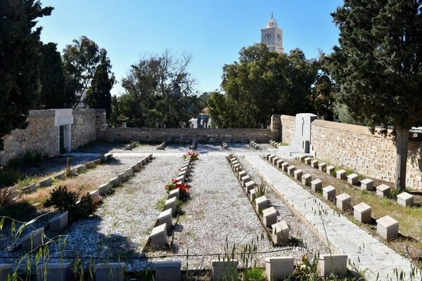 ΣΥΡΟΣ ΤΑΦΙΚΑ ΜΝΗΜΕΙΑ ΕΡΜΟΥΠΟΛΗ