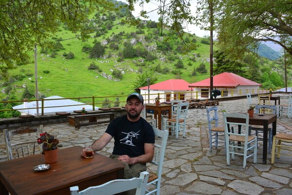 «Θα πρέπει να γίνεις μέρος της φύσης και του βουνού, ένα αγρίμι, με την καλή έννοια, για να επιβιώσεις εδώ πάνω»