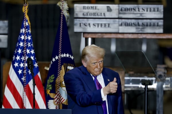 ΕΞΩΓΗΙΝΟΙ ΝΤΟΝΑΛΝΤ ΤΡΑΜΠ