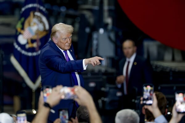 ΕΥΡΩΠΗ ΟΠΛΑ ΝΤΟΝΑΛΝΤ ΤΡΑΜΠ ΗΠΑ ΕΥΡΩΠΑΪΚΗ ΕΝΩΣΗ