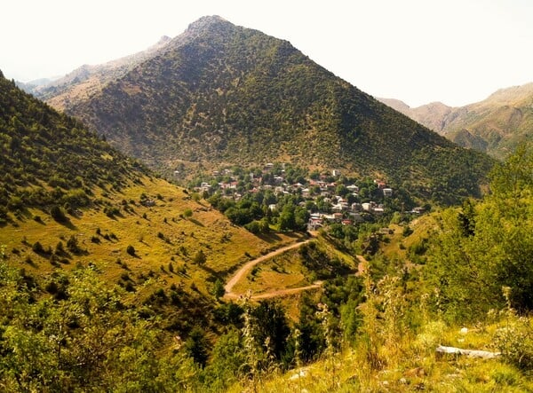 «Θα πρέπει να γίνεις μέρος της φύσης και του βουνού, ένα αγρίμι, με την καλή έννοια, για να επιβιώσεις εδώ πάνω»