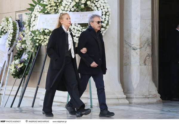 ΕΛΕΝΗ ΓΛΥΚΑΤΖΗ ΑΡΒΕΛΕΡ ΚΗΔΕΙΑ ΜΗΤΡΟΠΟΛΗ ΑΘΗΝΩΝ