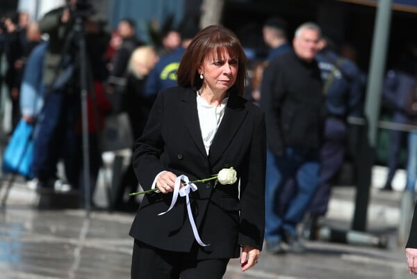 ΕΛΕΝΗ ΓΛΥΚΑΤΖΗ ΑΡΒΕΛΕΡ ΚΗΔΕΙΑ ΜΗΤΡΟΠΟΛΗ ΑΘΗΝΩΝ