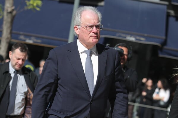 ΕΛΕΝΗ ΓΛΥΚΑΤΖΗ ΑΡΒΕΛΕΡ ΚΗΔΕΙΑ ΜΗΤΡΟΠΟΛΗ ΑΘΗΝΩΝ