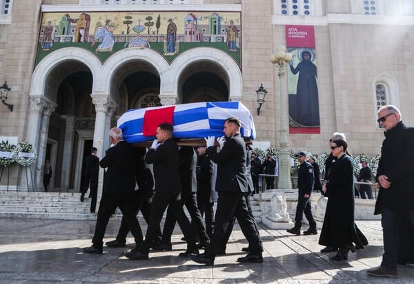 ΕΛΕΝΗ ΓΛΥΚΑΤΖΗ ΑΡΒΕΛΕΡ ΚΗΔΕΙΑ ΜΗΤΡΟΠΟΛΗ ΑΘΗΝΩΝ