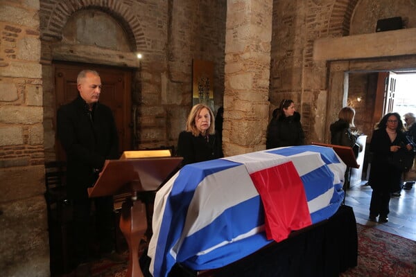 ΕΛΕΝΗ ΓΛΥΚΑΤΖΗ ΑΡΒΕΛΕΡ ΛΑΙΚΟ ΠΡΟΣΚΥΝΗΜΑ ΣΟΡΟΣ