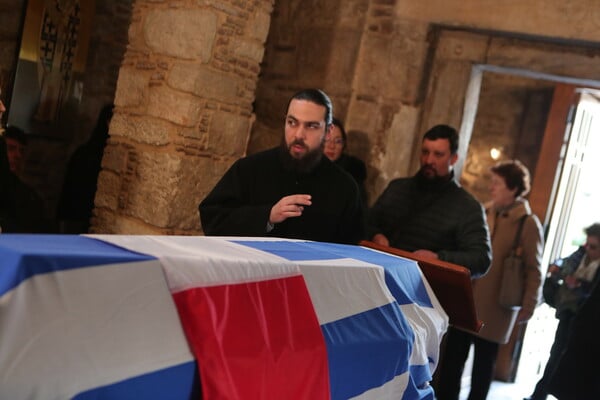 ΕΛΕΝΗ ΓΛΥΚΑΤΖΗ ΑΡΒΕΛΕΡ ΛΑΙΚΟ ΠΡΟΣΚΥΝΗΜΑ ΣΟΡΟΣ