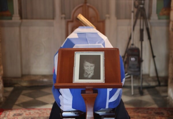 ΕΛΕΝΗ ΓΛΥΚΑΤΖΗ ΑΡΒΕΛΕΡ ΛΑΙΚΟ ΠΡΟΣΚΥΝΗΜΑ ΣΟΡΟΣ