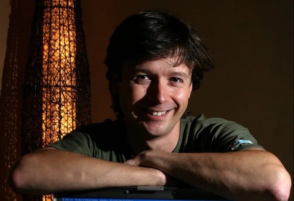 Πέθανε ο συνιδρυτής της Asos πέφτοντας από μπαλκόνι 17ου ορόφου στην Ταϊλάνδη