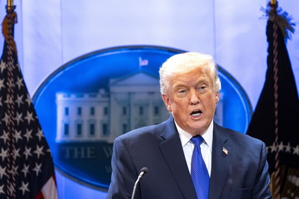 ΝΤΟΝΑΛΝΤ ΤΡΑΜΠ ΔΑΣΜΟΙ ΑΝΩΤΑΤΟ ΔΙΚΑΣΤΗΡΙΟ